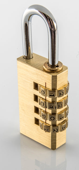 Pour fêter nos 25 ans, nous vous proposons un coffret de prestige limité à 500 exemplaires, pour collectionneur averti. Ce coffret exclusivement composé d’accessoires en laiton bénéficie d’une fabrication de grande précision pour des tours de magie de haute volée. Le top de la magie. À partir de 14 ans. Coffret 25ème Anniversaire Édition limitée - Megagic